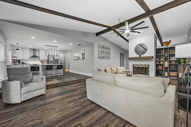 Living Room + Kithcen - 3906 Cordwood Ct