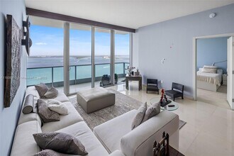 Building Photo - 1331 Brickell Bay Dr