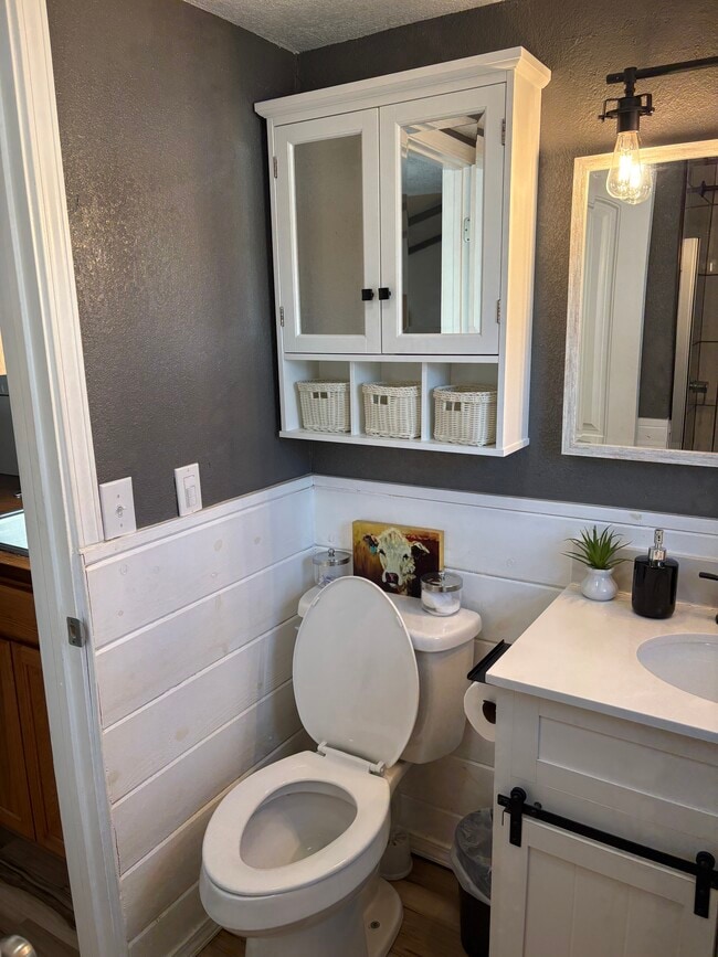 Building Photo - 3345 E 30th St