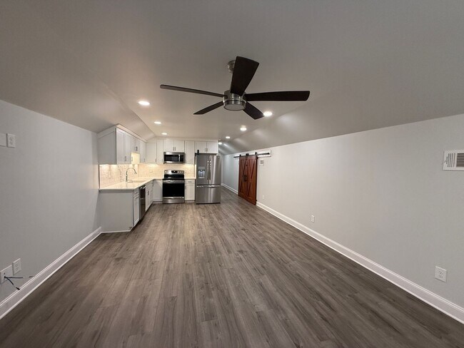 Foto del edificio - 2023 Moores Ford Rd