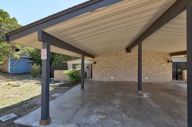 Foto del edificio - 1905 Cedar Ridge Dr