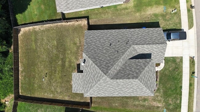 Building Photo - 731 Hedgefield Way