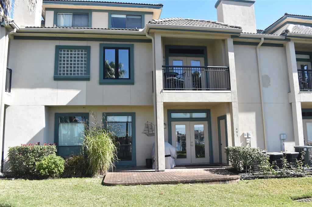 Primary Photo - 495 Mariners Dr