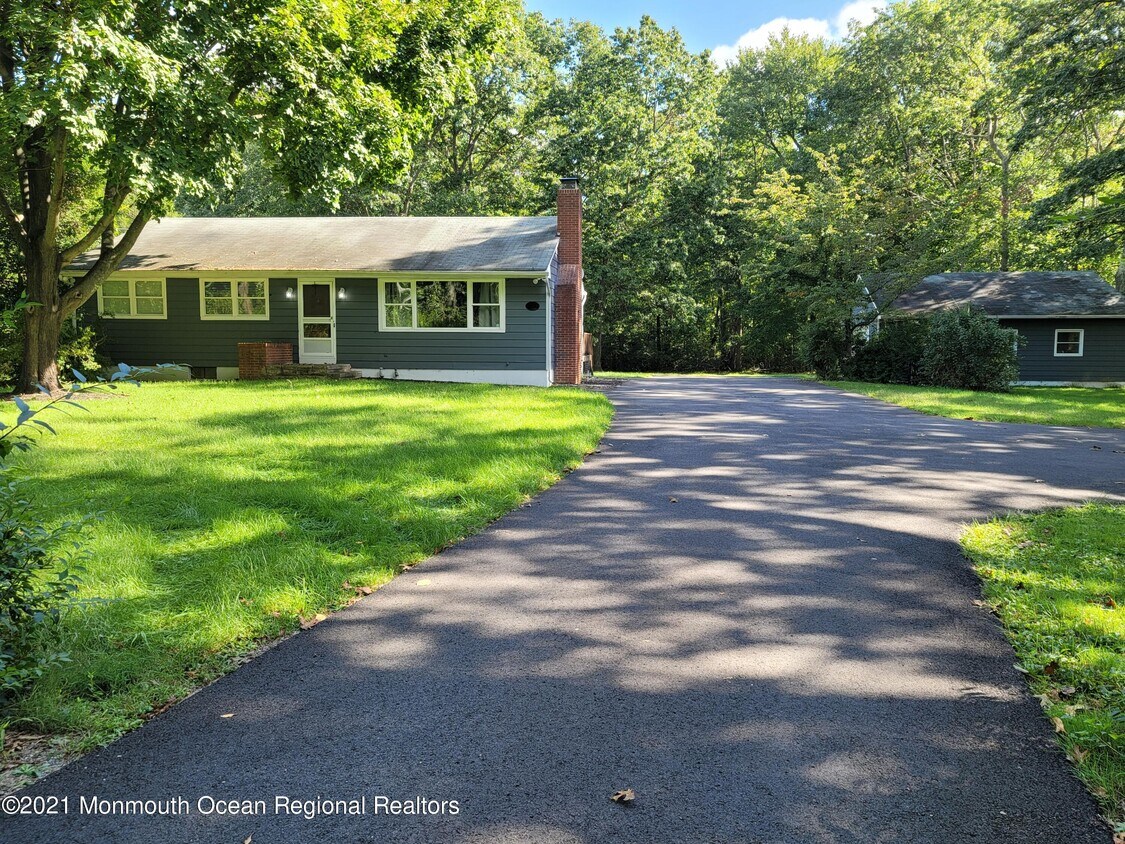 Foto principal - 690 County Rd 539