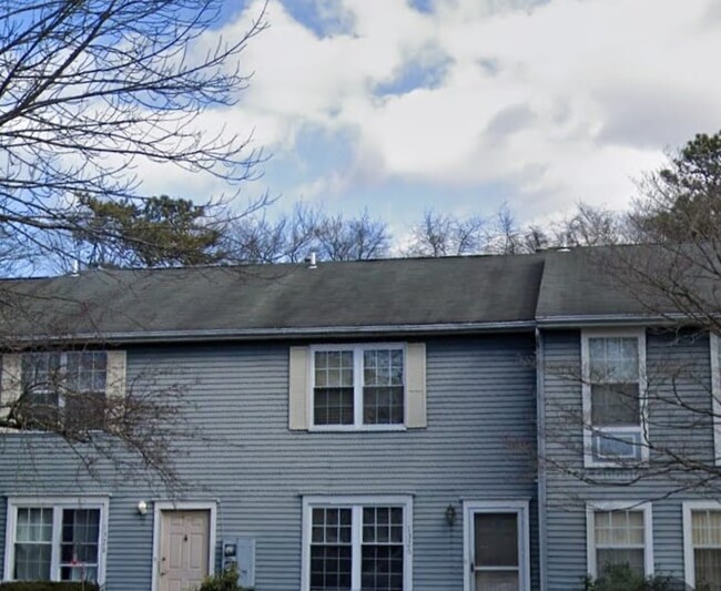 Building Photo - 53 Woodlake Manor Dr