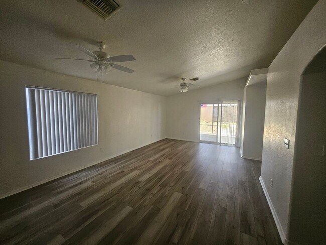 Foto del edificio - 3 Bedroom Home in Holiday Shores