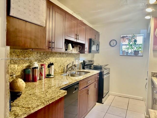 Foto del edificio - 9450 Live Oak Pl
