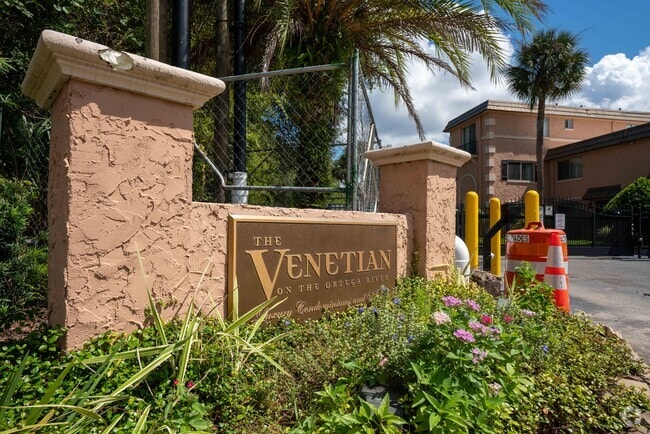 Building Photo - Venetian on the Ortega River