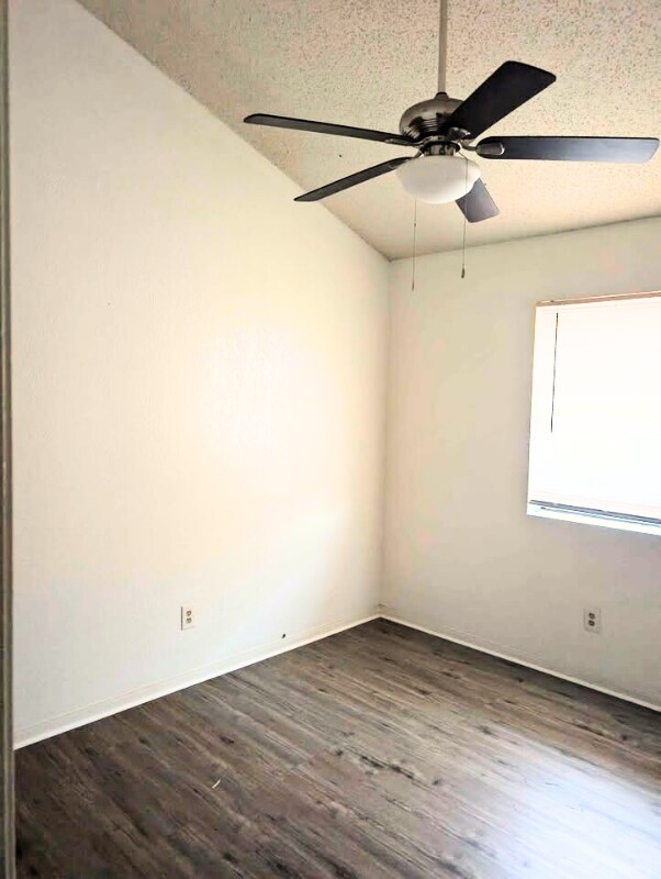 Foto del edificio - 102 E Truman Ave