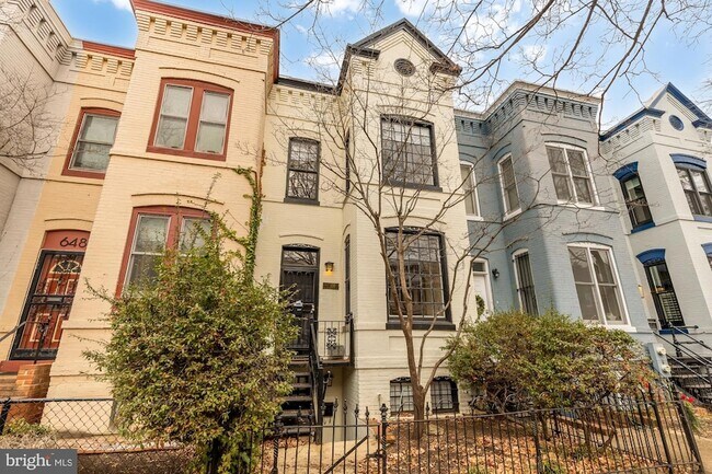 Foto del edificio - 650 E Street NE Unit BASEMENT