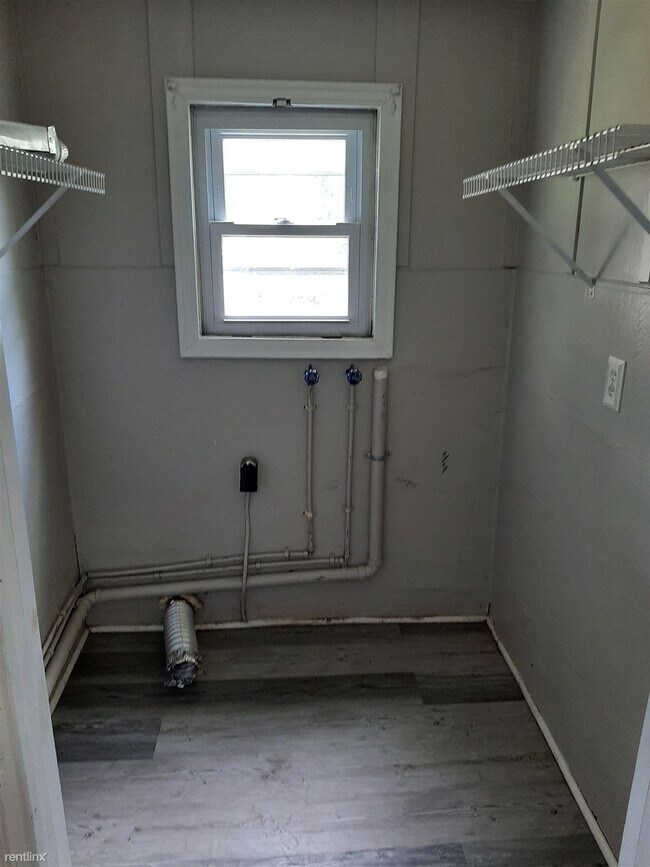 Foto del edificio - 3 br, 1 bath House - 820 3rd Street