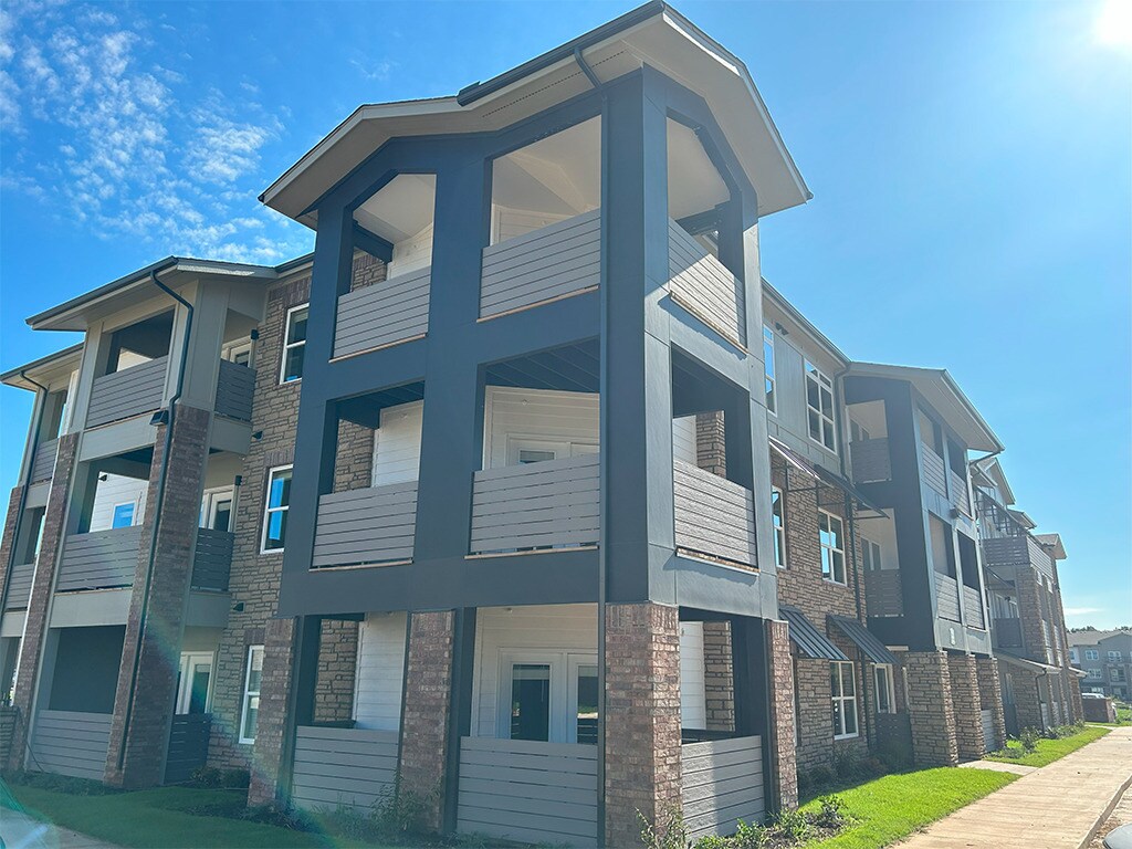 The Greens on Blossom Way I/II 2808 S 28th Pl Rogers, AR Apartments