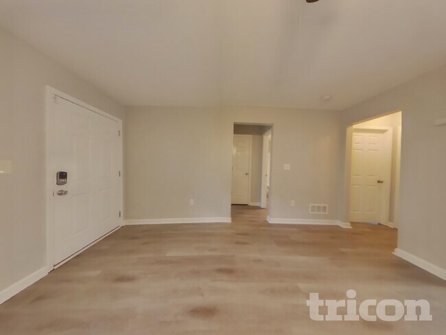 Building Photo - 27 Pleasant Forest Dr