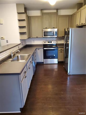 Foto del edificio - 3324 Shutten St