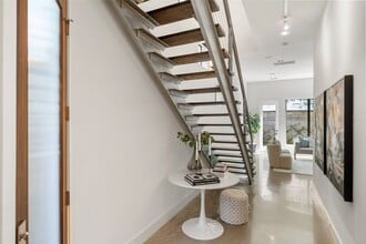 Building Photo - 316 Birdsall St