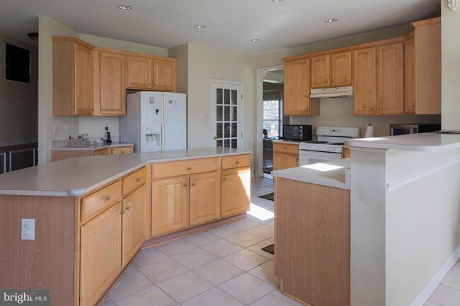 Building Photo - 1471 Hidden Pond Dr