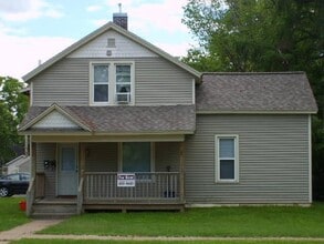 Building Photo - 119 Lake St