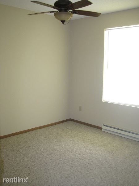 Building Photo - 733 Hickory Ct