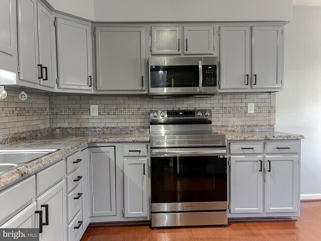 Building Photo - 13200 Clipper Cir