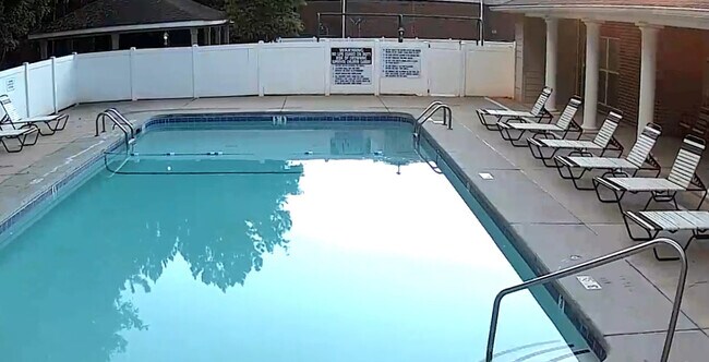 Foto del edificio - Skyline Trace Apartments