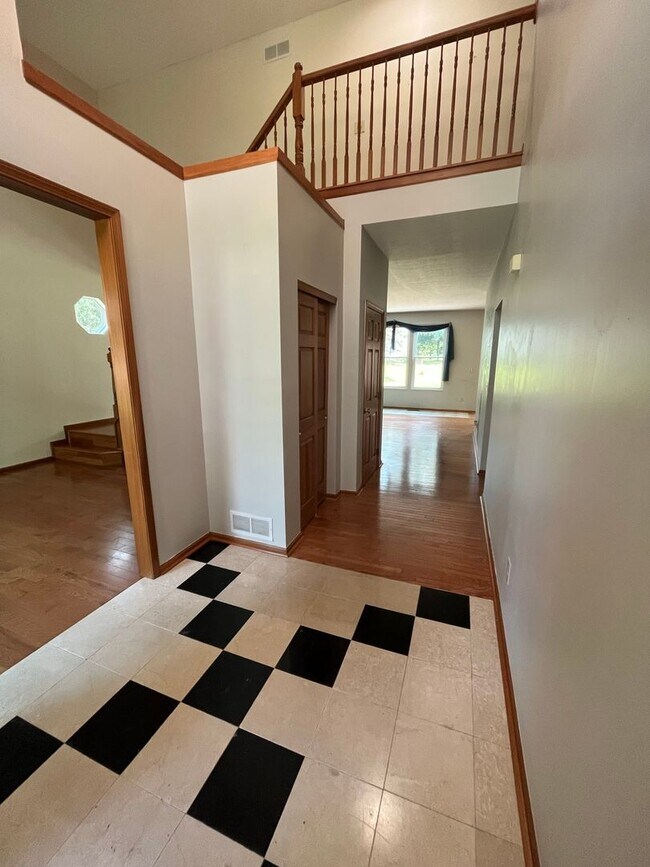 Foto del edificio - 5-Bedroom Home for Rent in Westerville!