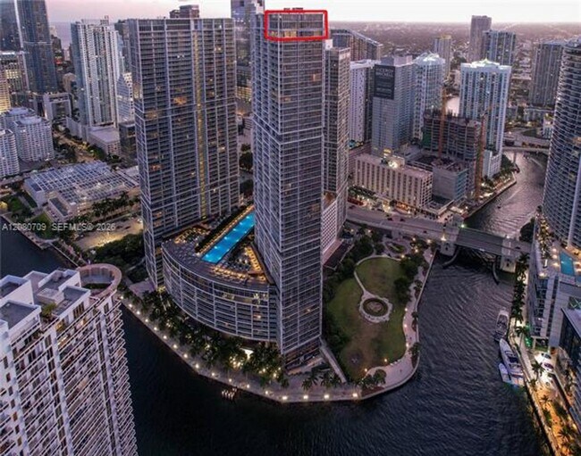 Foto del edificio - 465 Brickell Ave