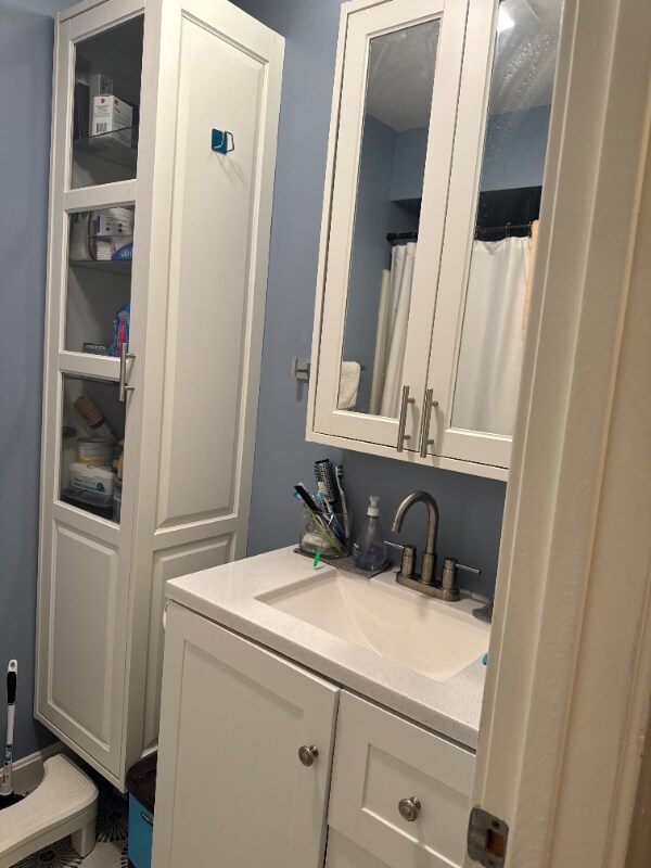 Building Photo - 60 Gibson St