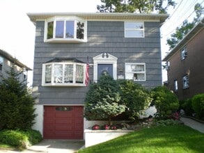 Building Photo - 482 O'Gorman Ave