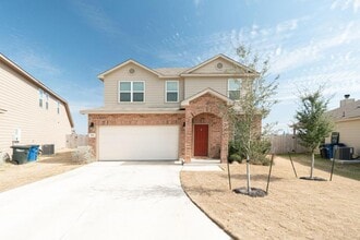 Building Photo - 556 Long Leaf Dr