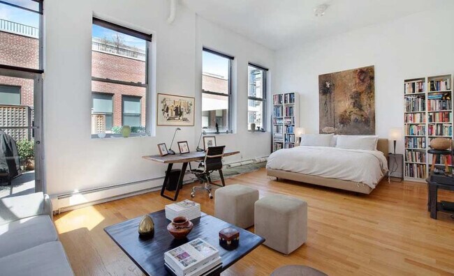 Building Photo - 473 Broadway