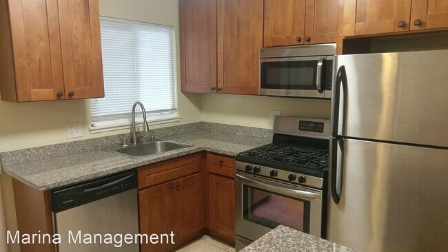 Building Photo - 3 br, 1 bath House - 131 W Carolyn Drive