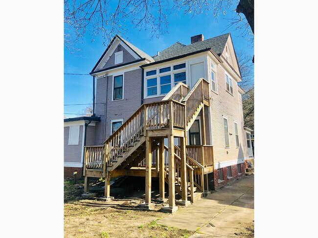 Foto del edificio - 1507 W Callender Ave