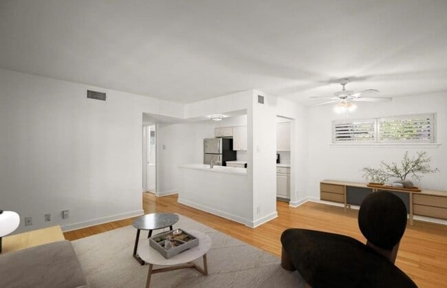 Building Photo - 2303 East Side Dr