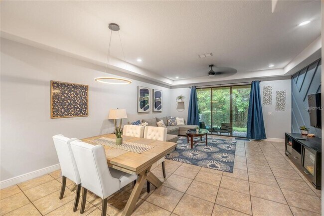 Foto del edificio - 8223 Roseville Blvd