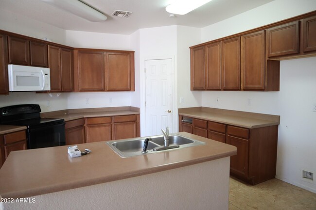 Foto del edificio - 40849 N Arbor Ave