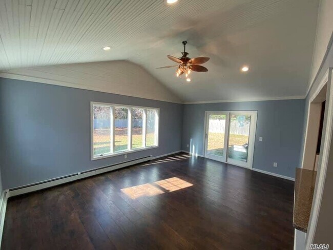 Building Photo - 44 Flintridge Dr