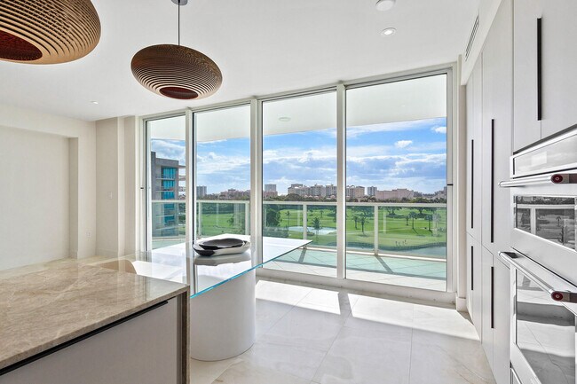 Foto del edificio - 500 SE Mizner Blvd