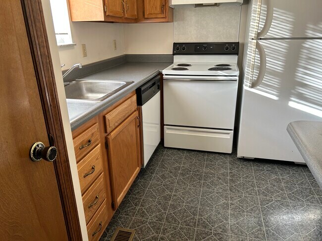 Kitchen - 4 Lowell Dr