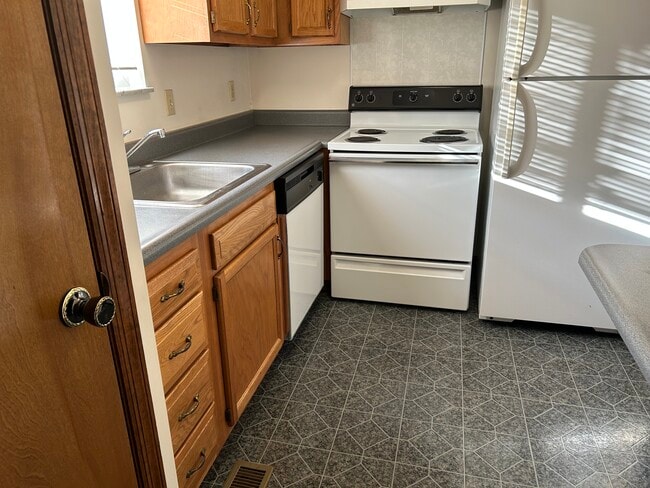 Kitchen - 4 Lowell Dr