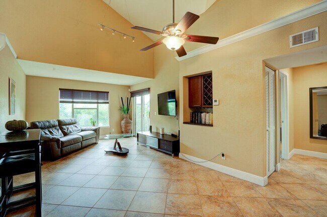 Foto del edificio - 1885 Palm Cove Blvd