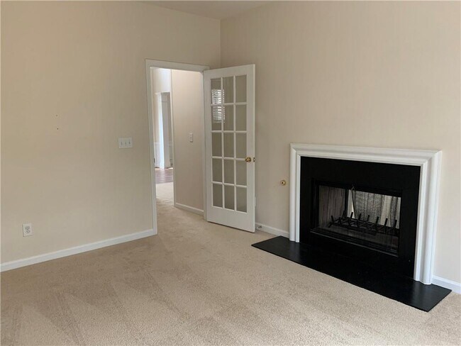 Foto del edificio - 347 Andridge Ct NW