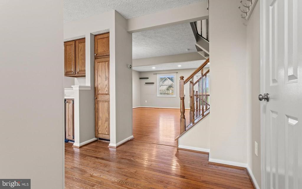 Primary Photo - 6359 New Haven Ct