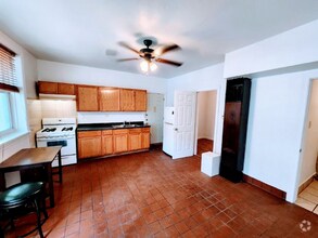 Building Photo - 1710 W 37th St