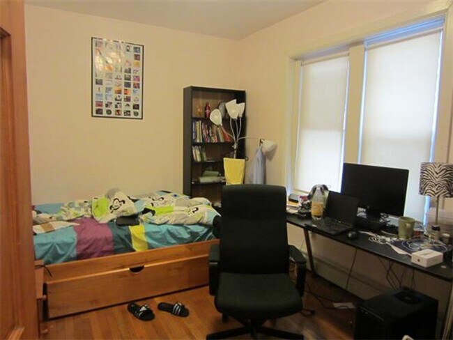 Foto del edificio - 4-bed + 2-bath @ Packard's Corner ~ BU