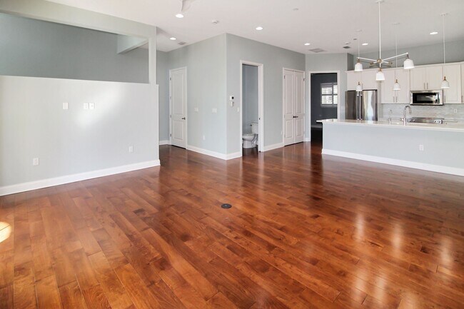 Foto del edificio - Island of Venice Annual Condo for Rent