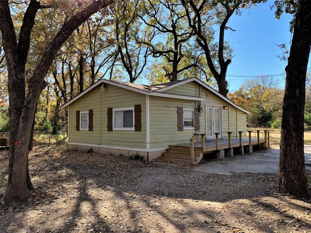 Primary Photo - 1329 Tawakoni Dr