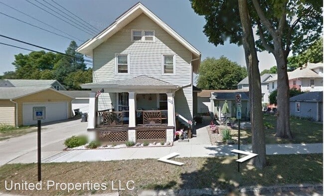 Building Photo - 3 br, 1.5 bath House - 618 8th St NW