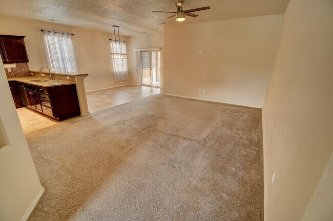 Foto del edificio - Beautiful Single Story ------3 Bedroom 2 B...