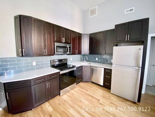 Photo - 1523 W Girard Ave Apartment