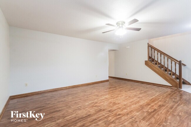 Foto del edificio - 5463 Twin Bridge Cir